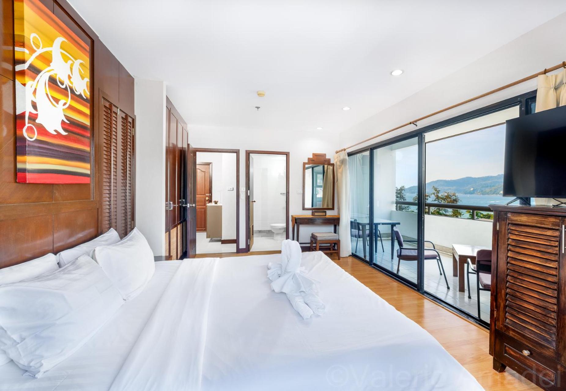 Apartment Tower Sea View By Phr