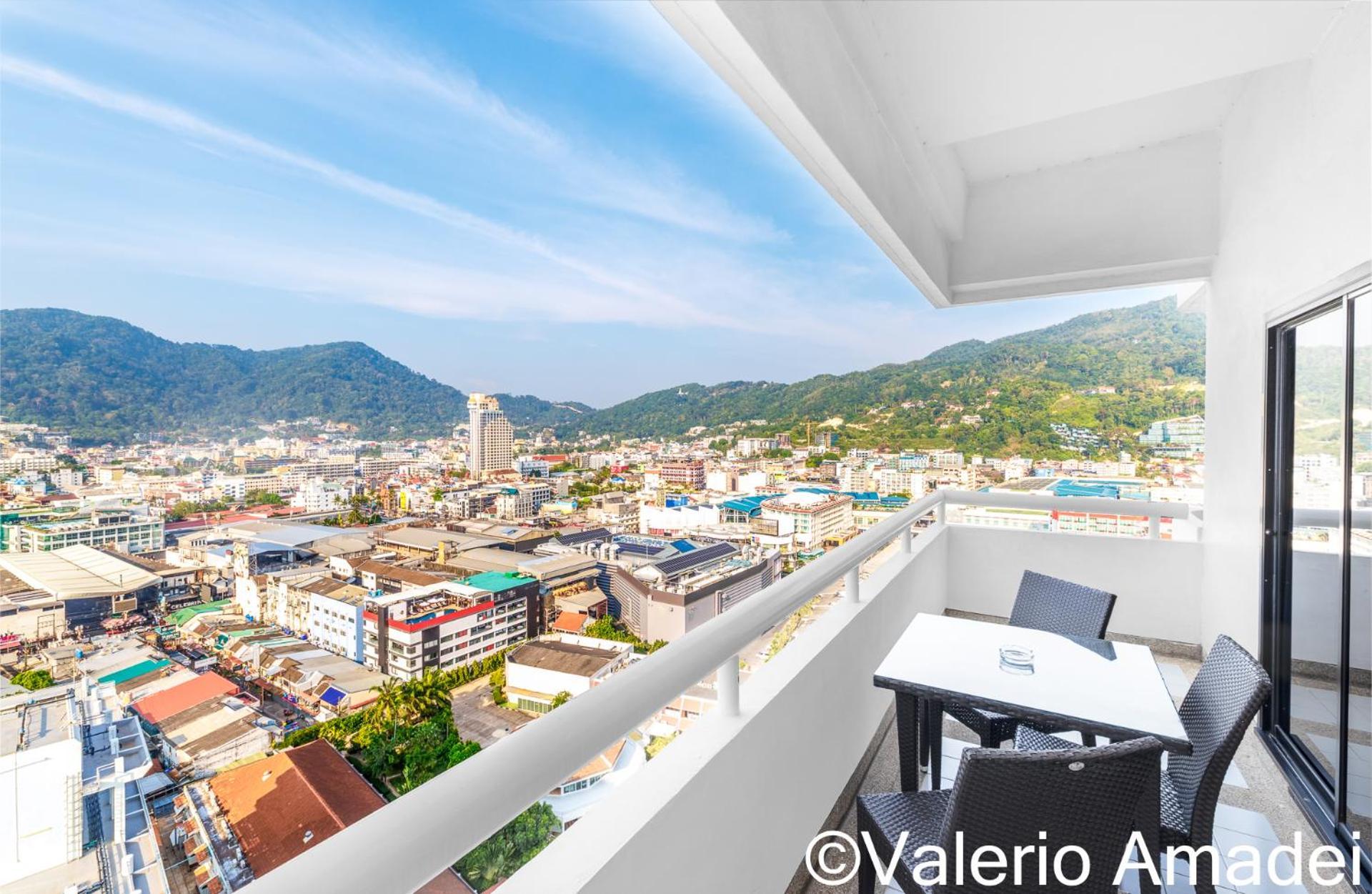 Apartment Tower Sea View By Phr